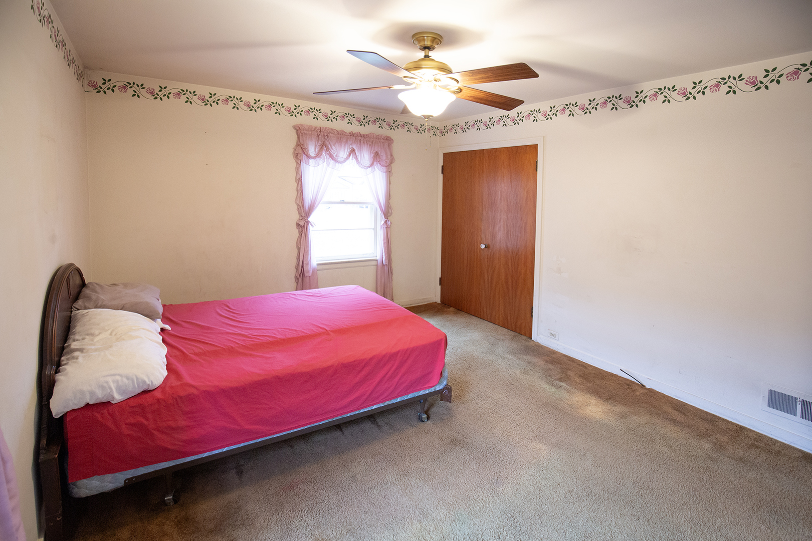 136 S Wisconsin Avenue