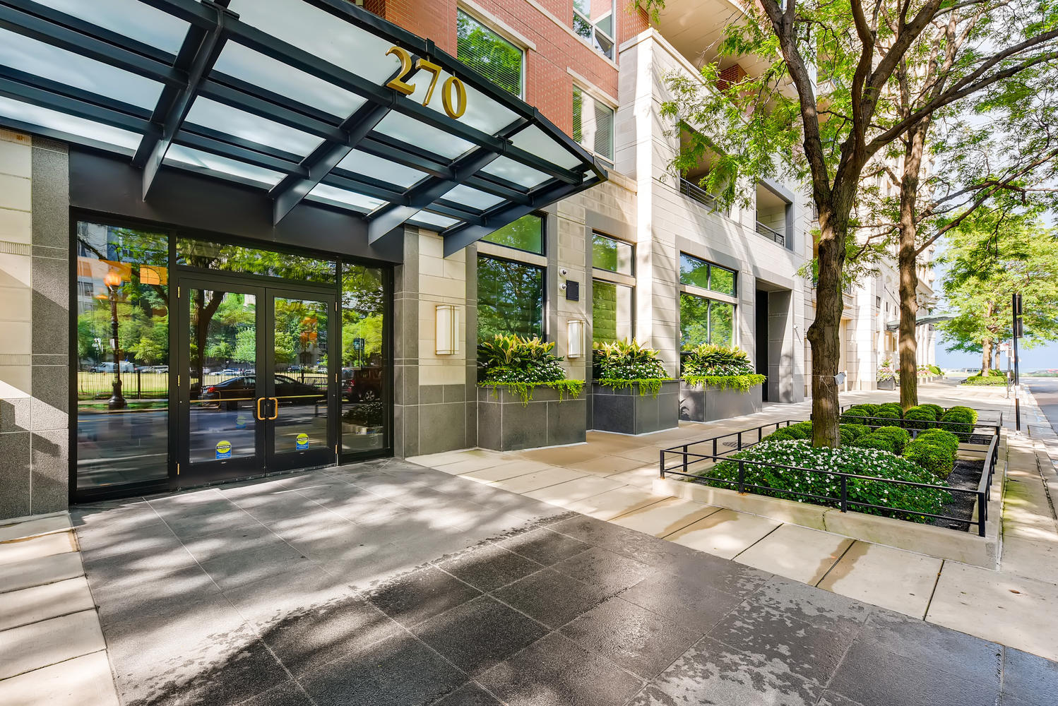 270 E Pearson Street Unit: 1402