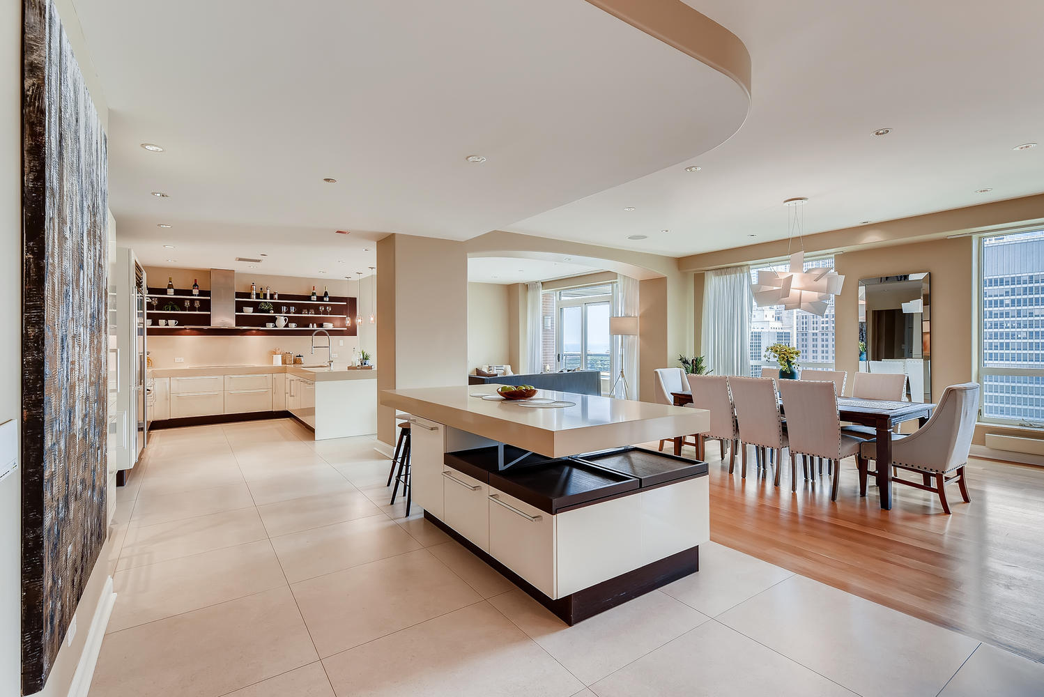 270 E Pearson Street Unit: 1402