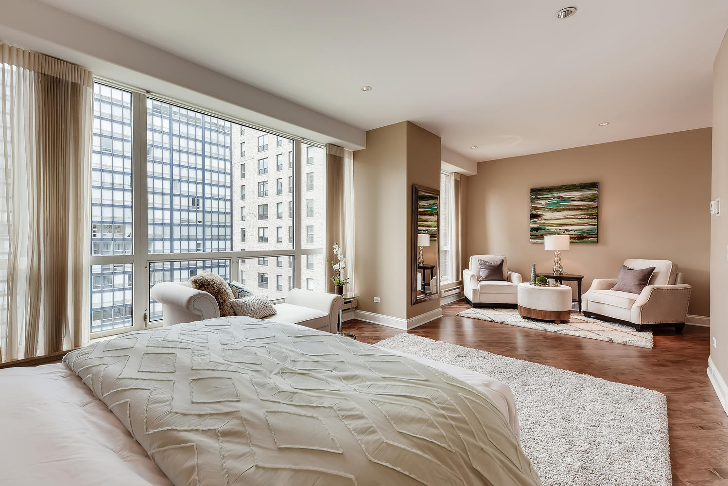 270 E Pearson Street Unit: 1402