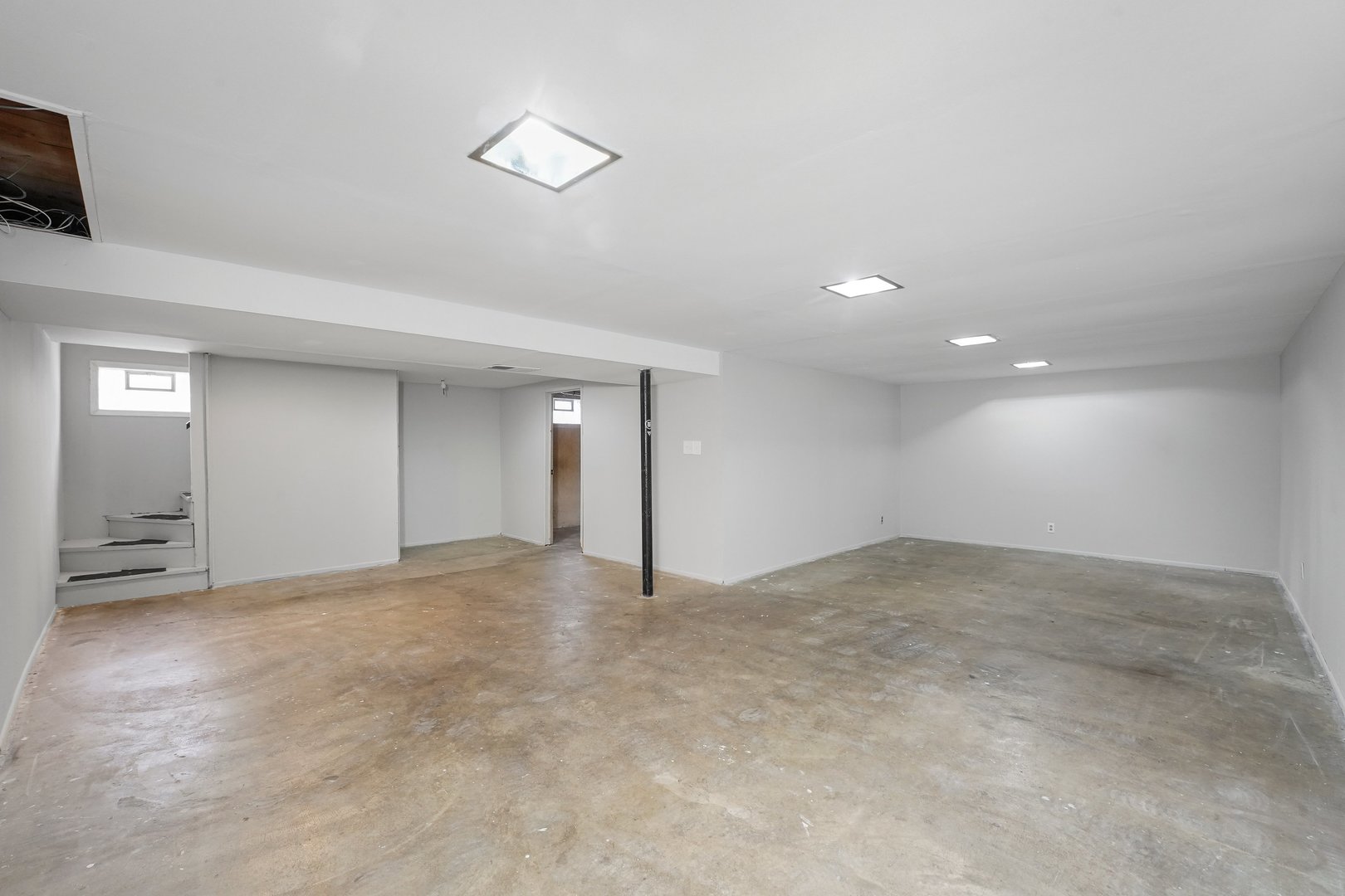 337 E Fullerton Avenue