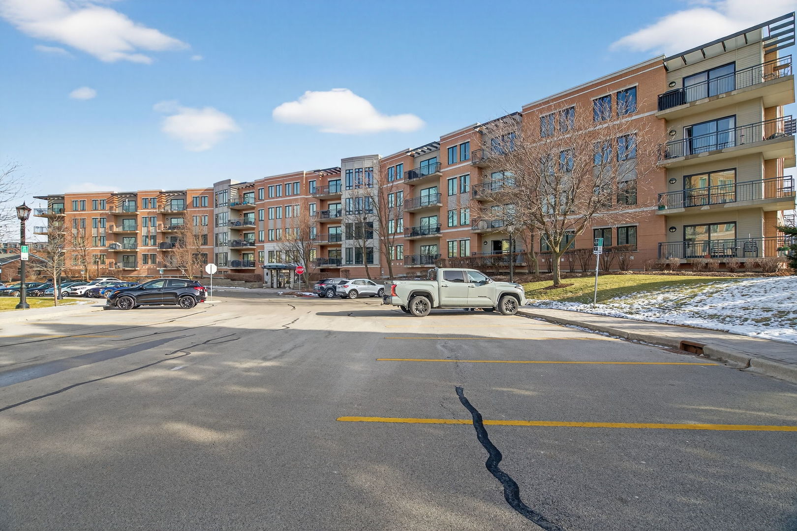 145 S York Street Unit: 310