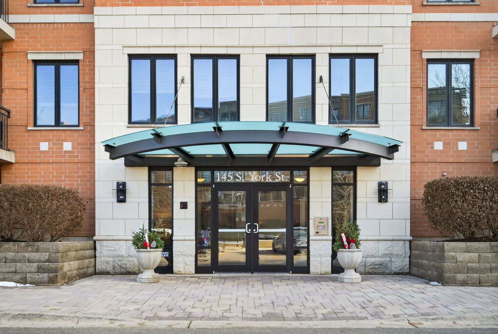 145 S York Street Unit: 310