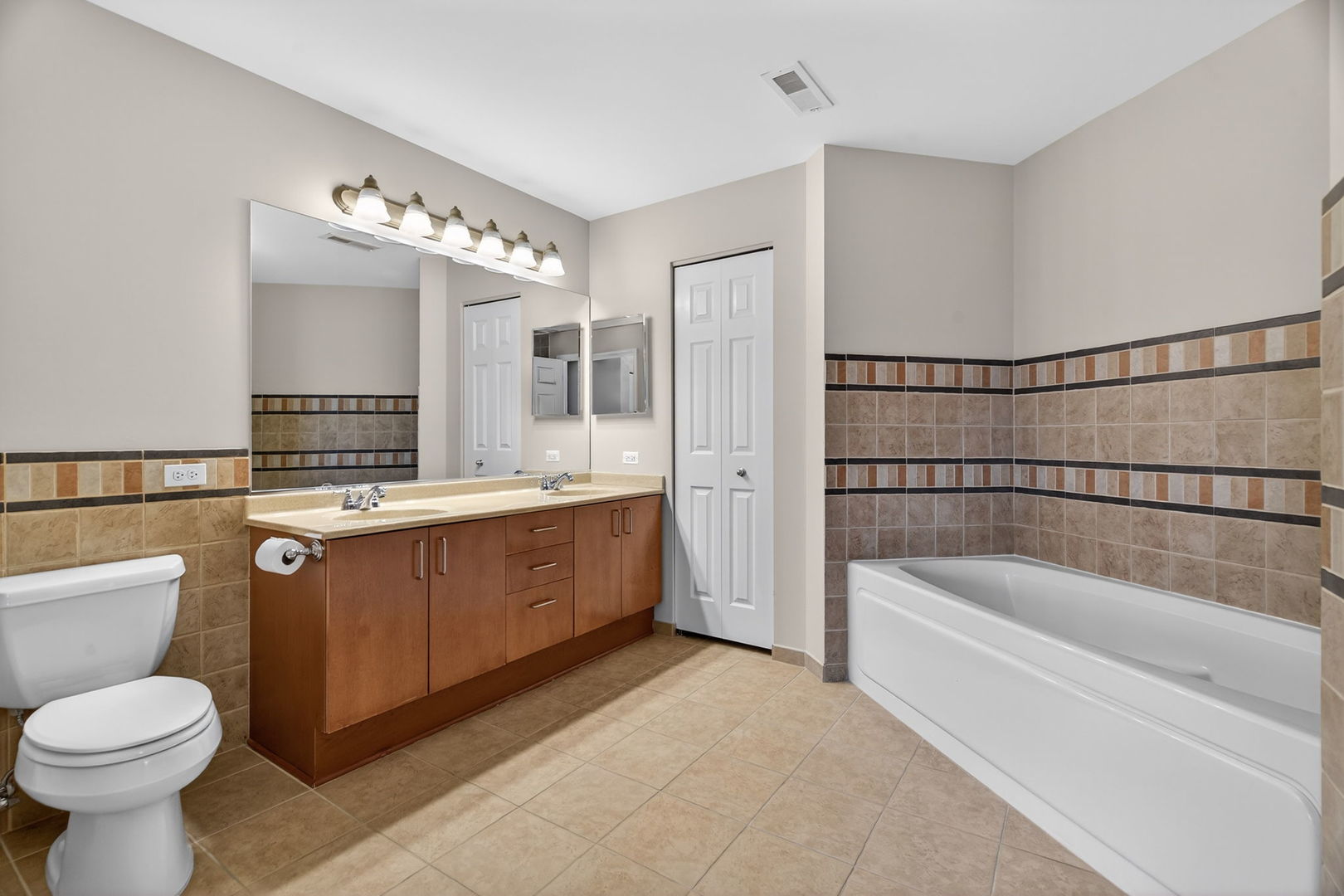 145 S York Street Unit: 310