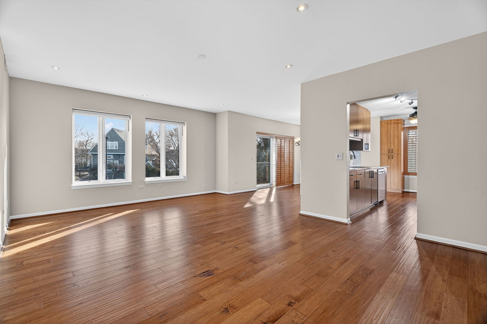 145 S York Street Unit: 310
