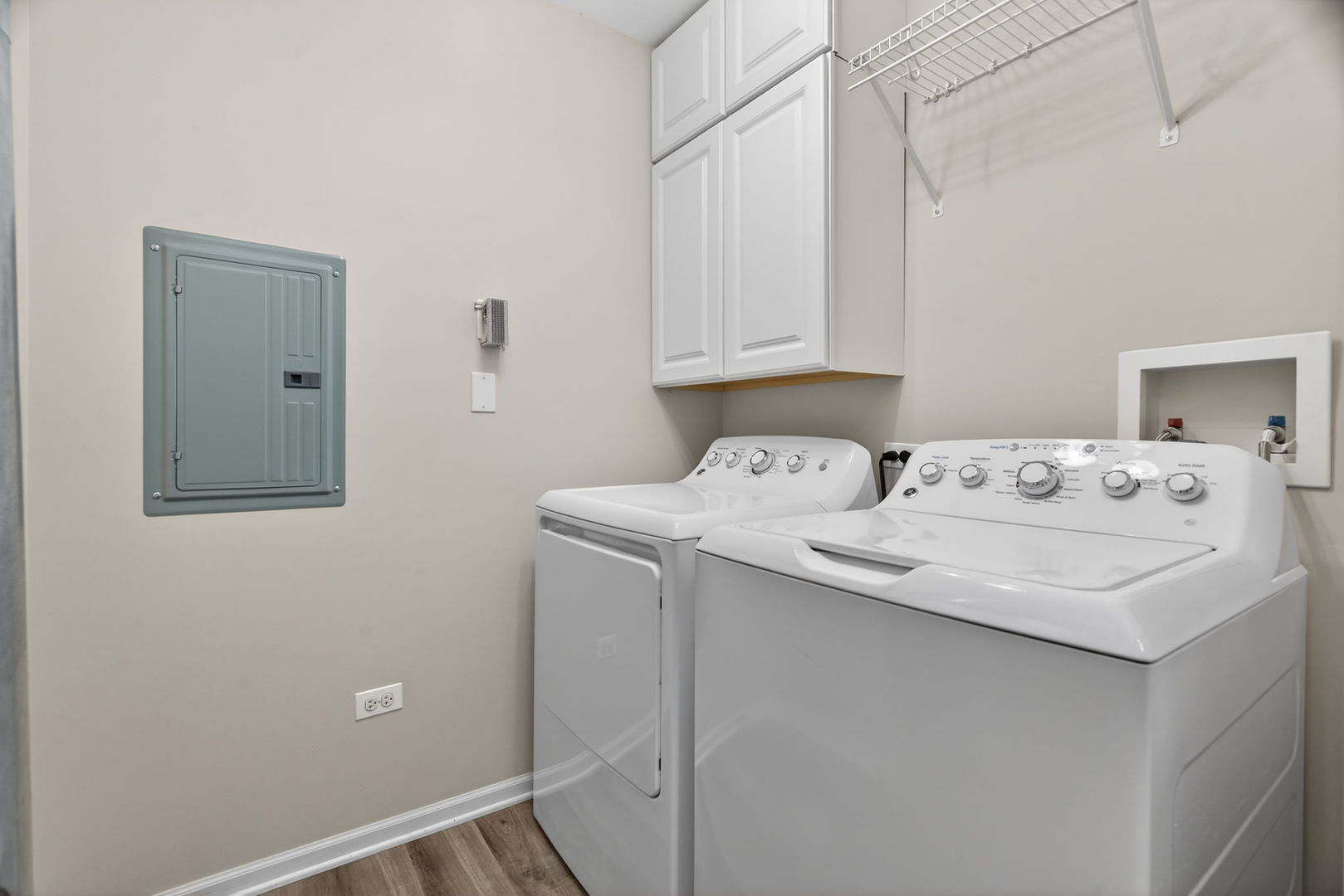 145 S York Street Unit: 310