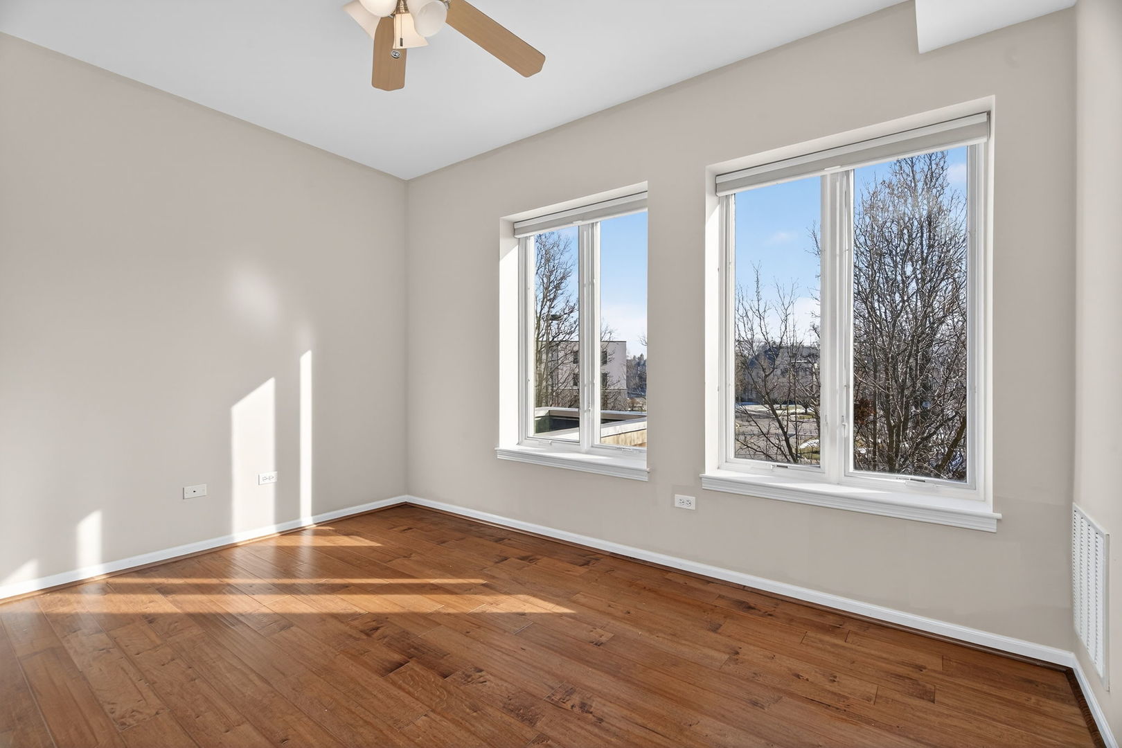 145 S York Street Unit: 310