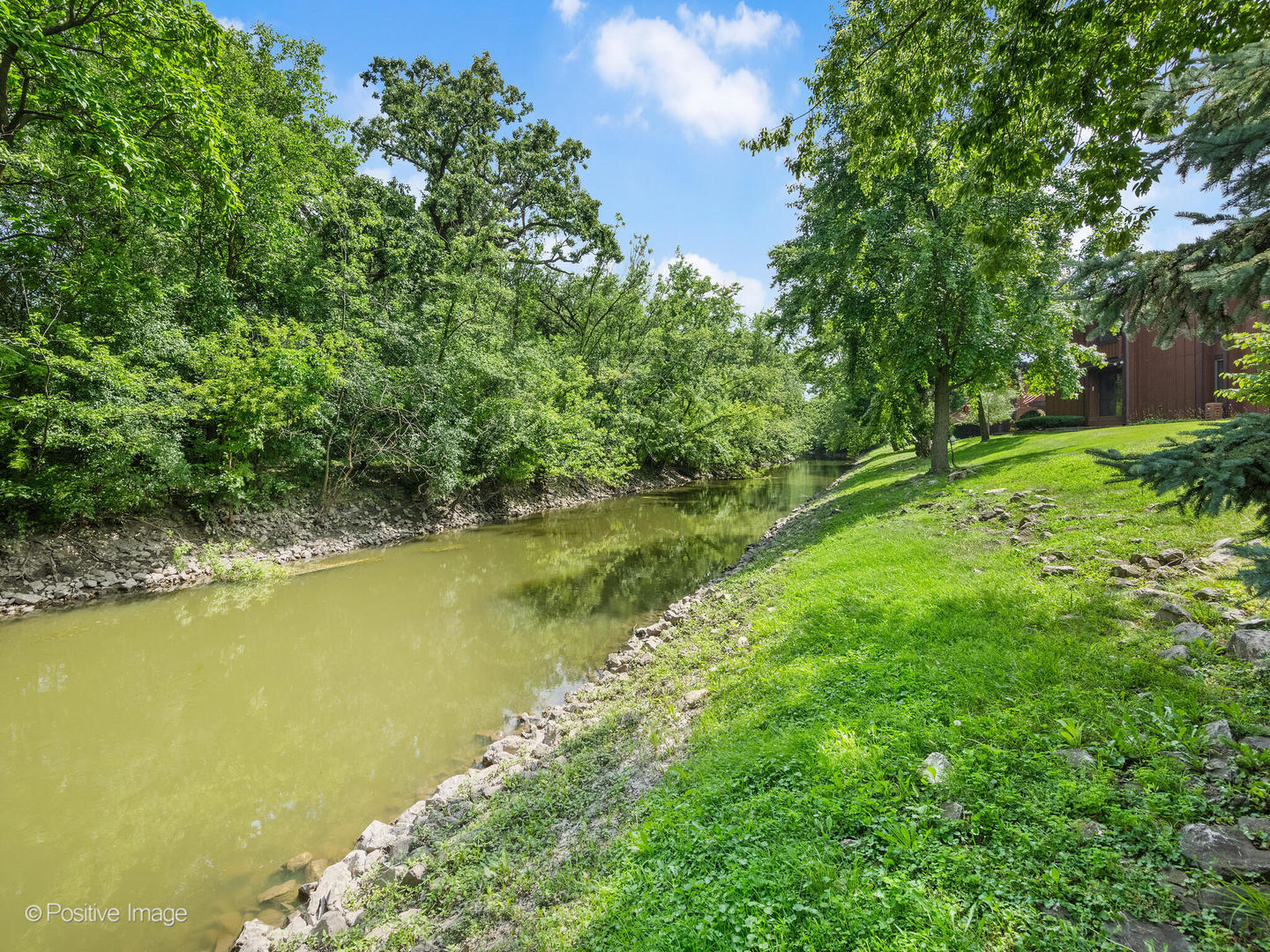 1S055 Spring Road Unit: 2C