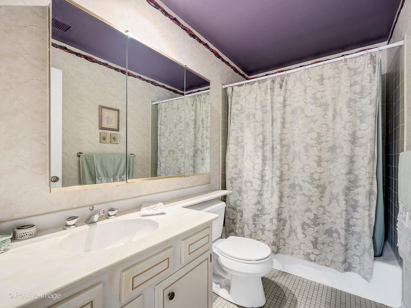 1S055 Spring Road Unit: 2C