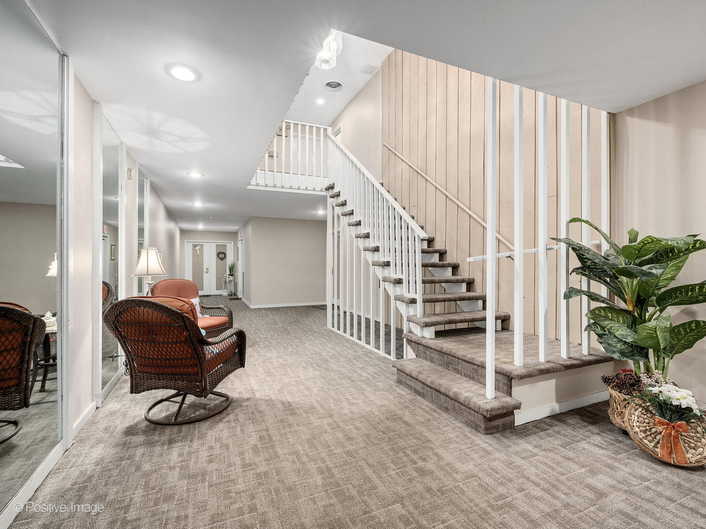 1S055 Spring Road Unit: 2C