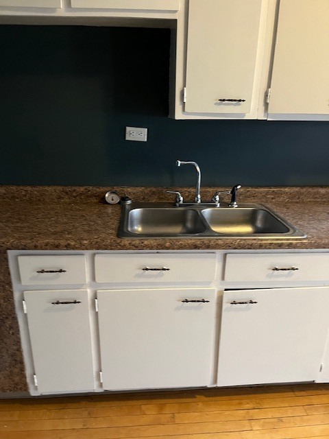 332 N Hamlin Avenue Unit: 3