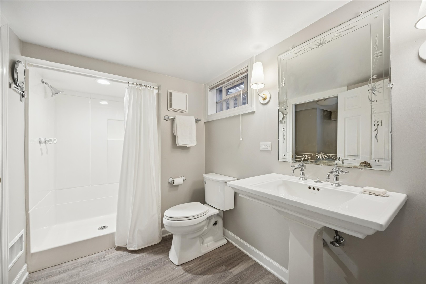 685 S Kearsage Avenue