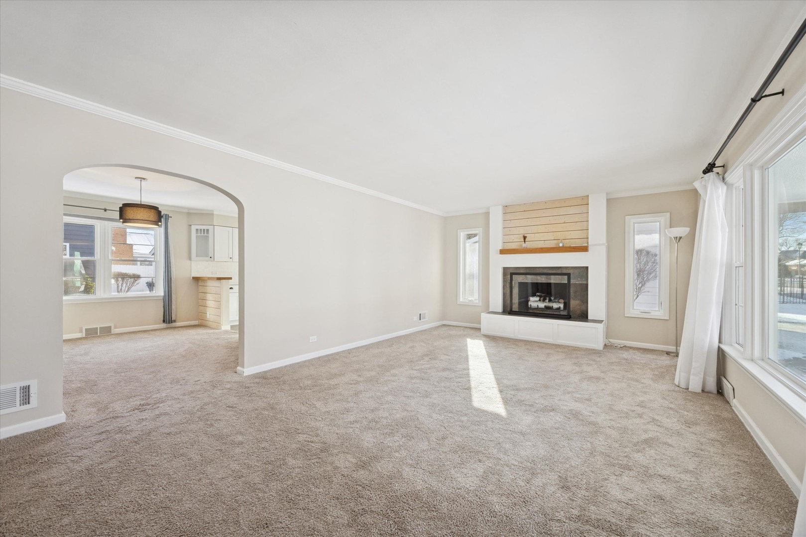 685 S Kearsage Avenue