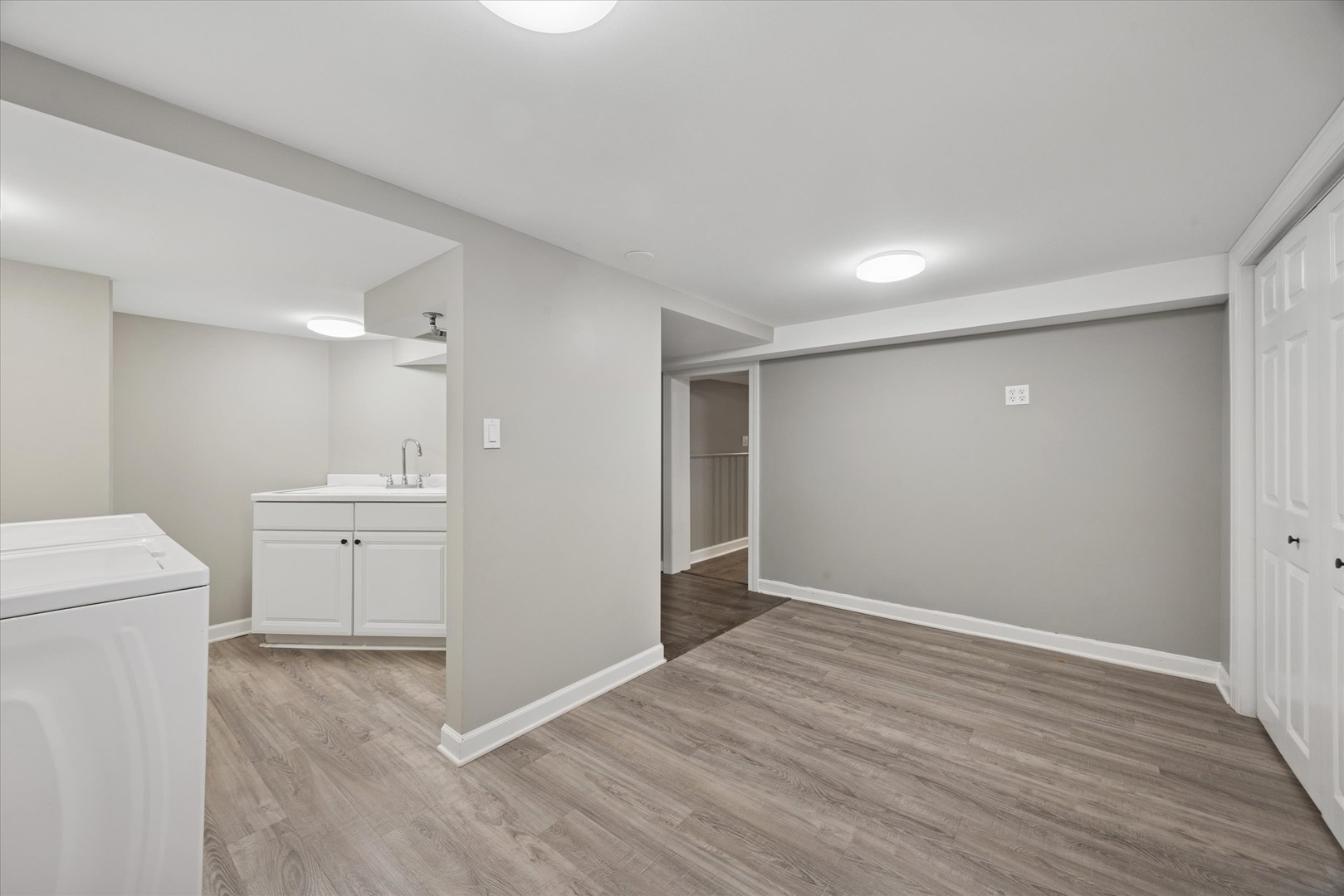 685 S Kearsage Avenue