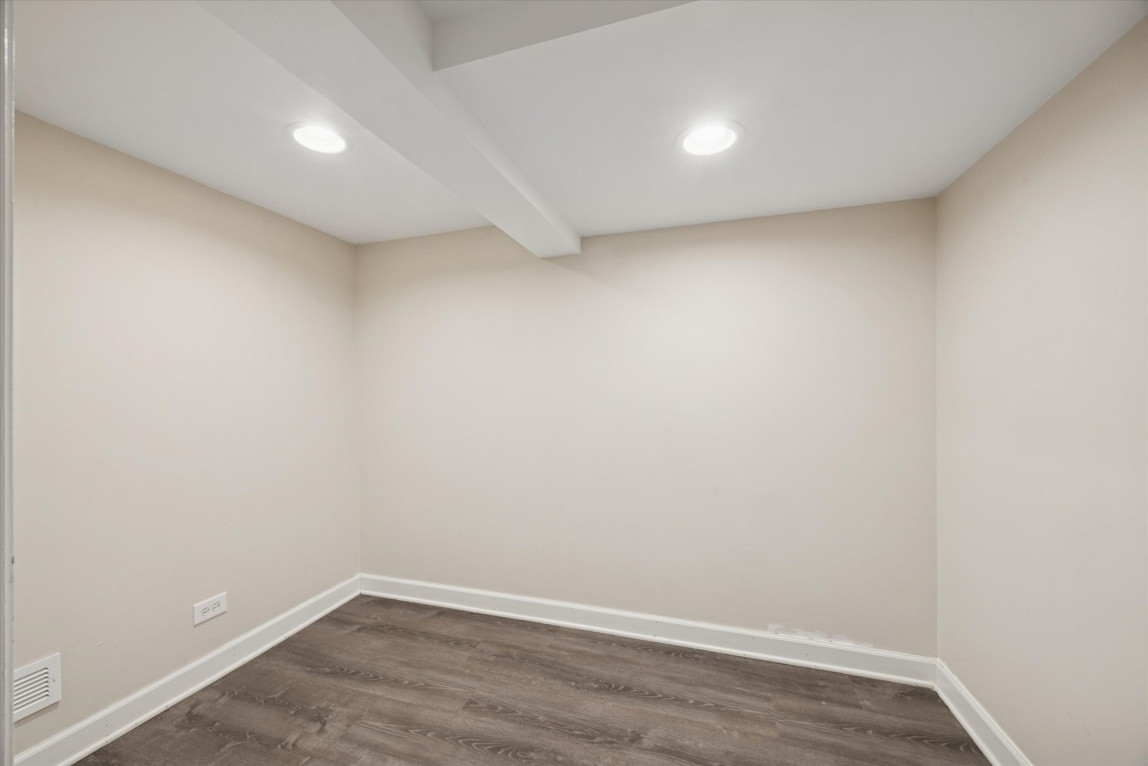 685 S Kearsage Avenue