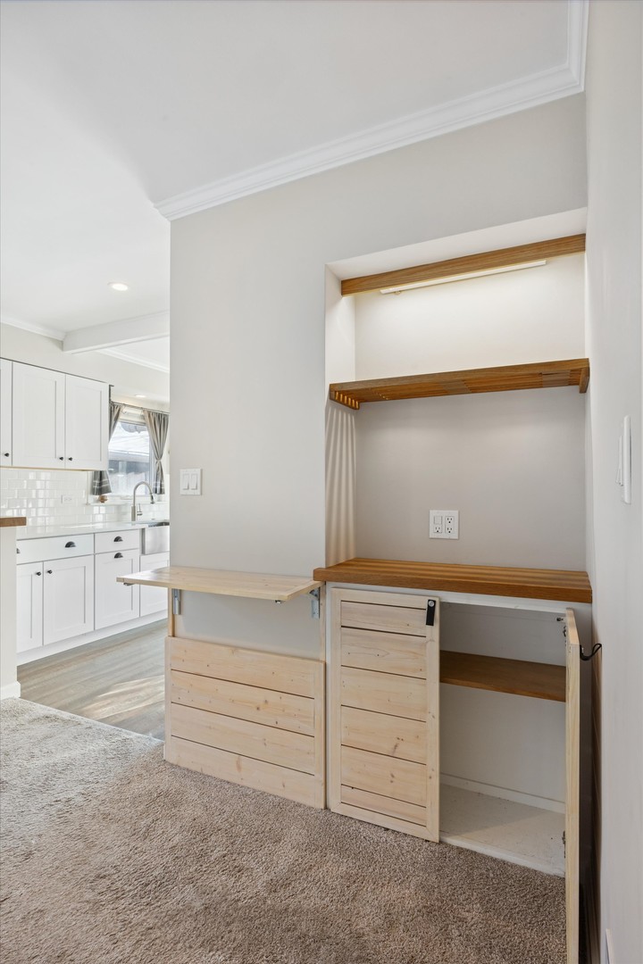 685 S Kearsage Avenue