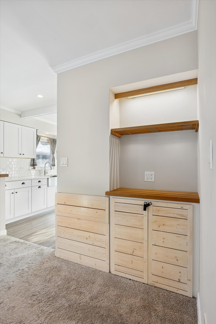 685 S Kearsage Avenue