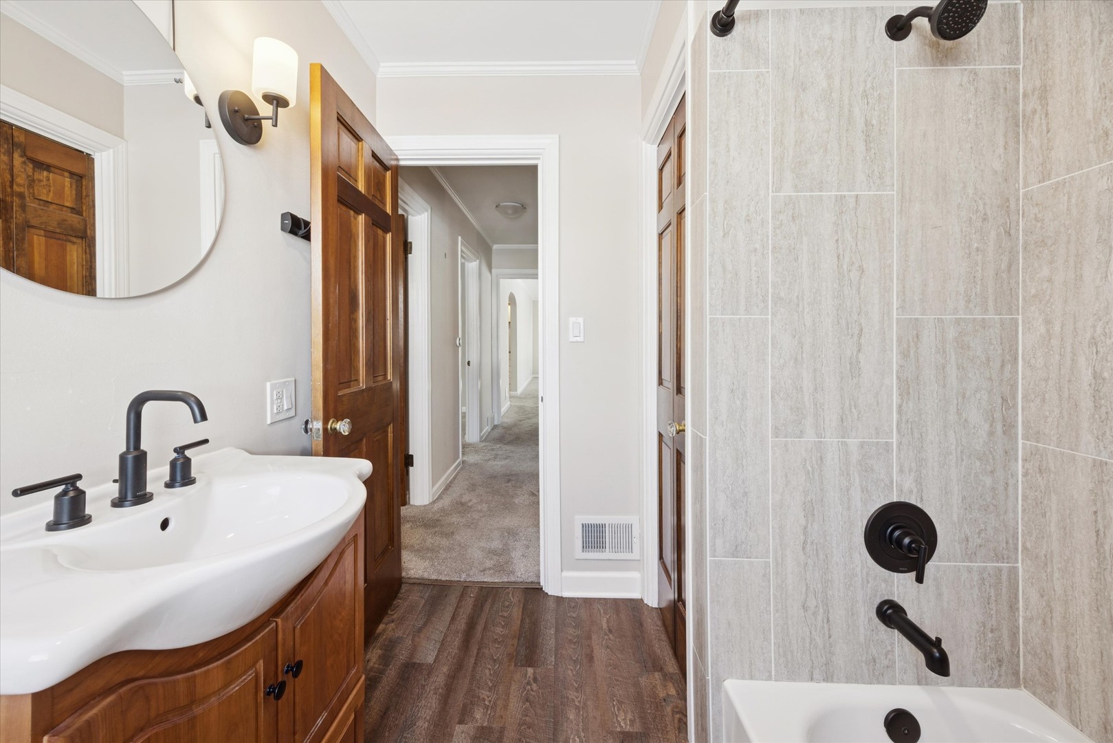 685 S Kearsage Avenue