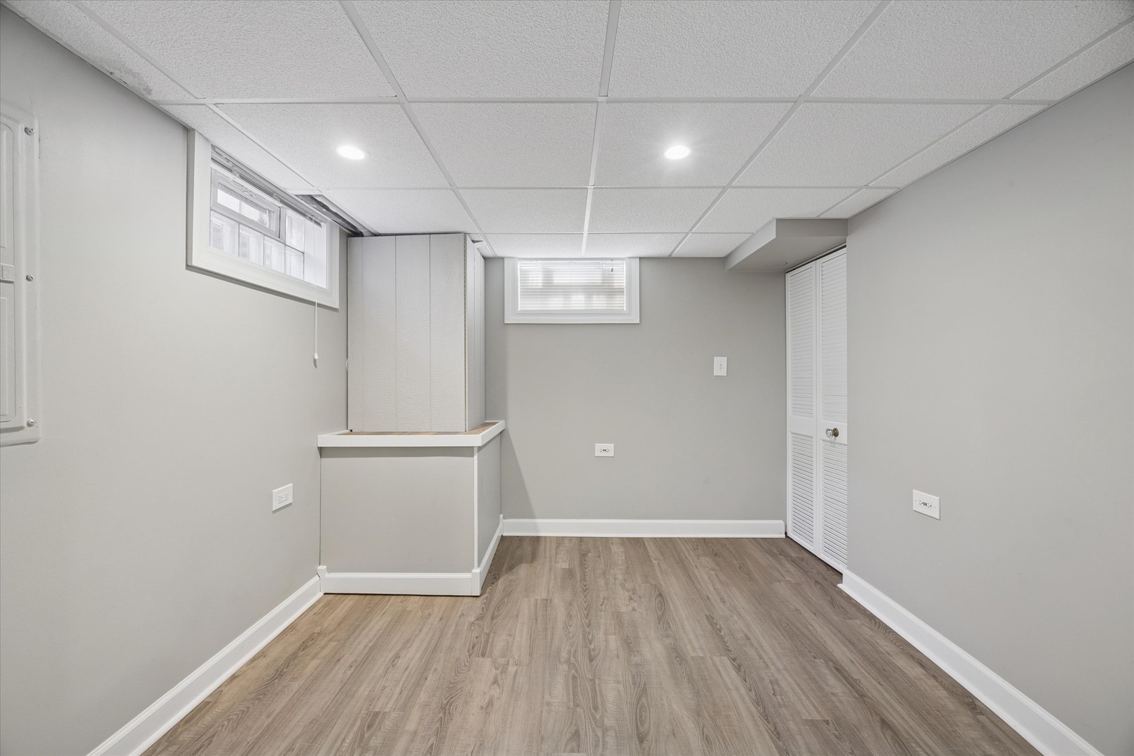 685 S Kearsage Avenue