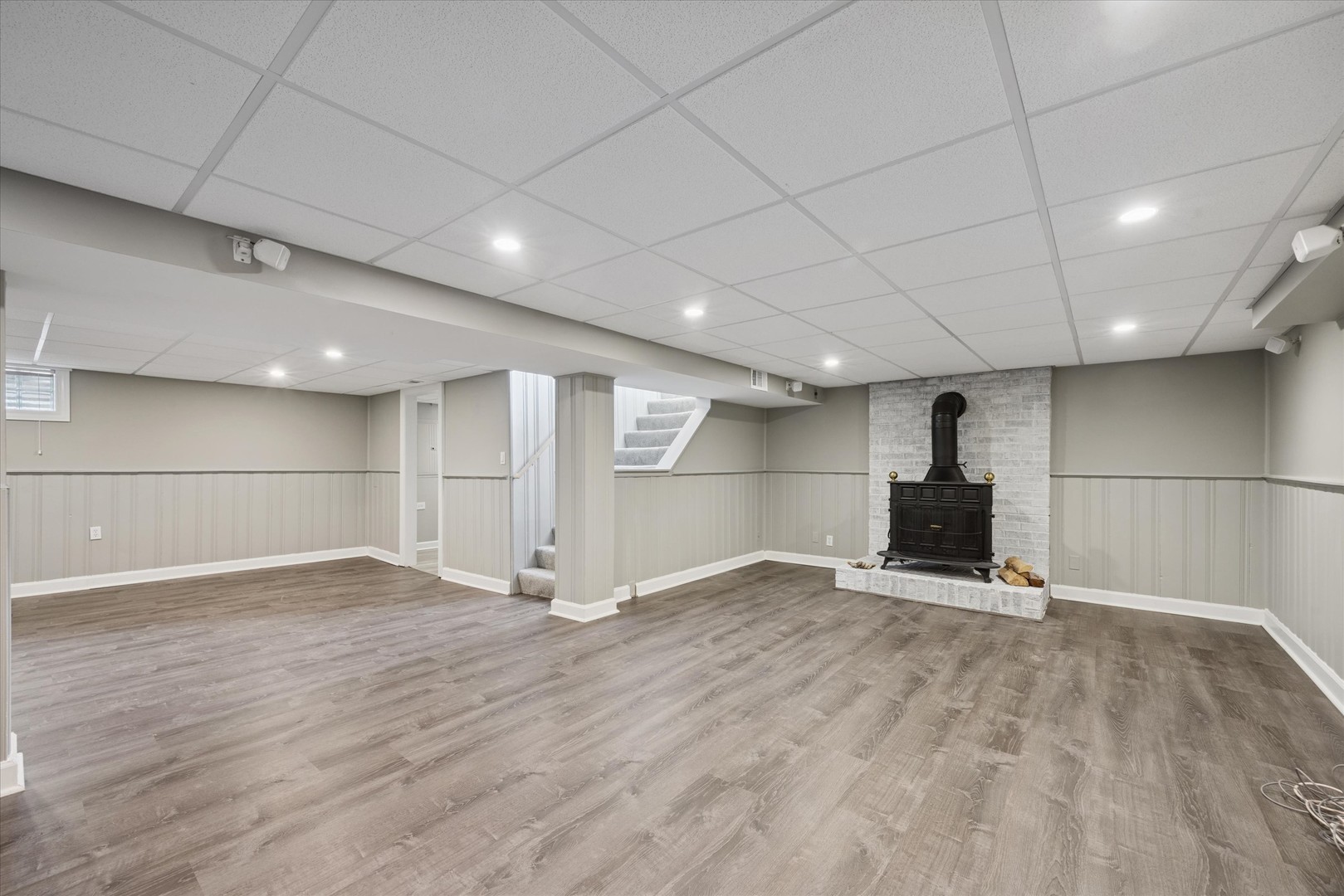 685 S Kearsage Avenue