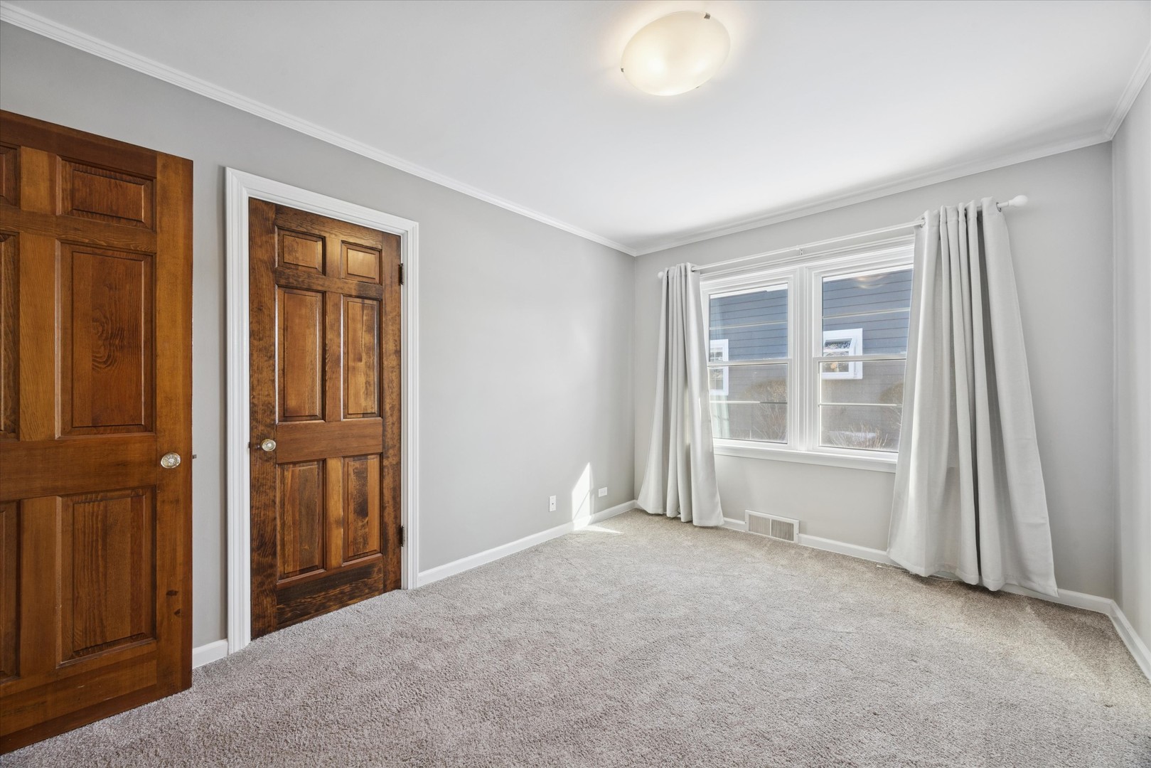 685 S Kearsage Avenue