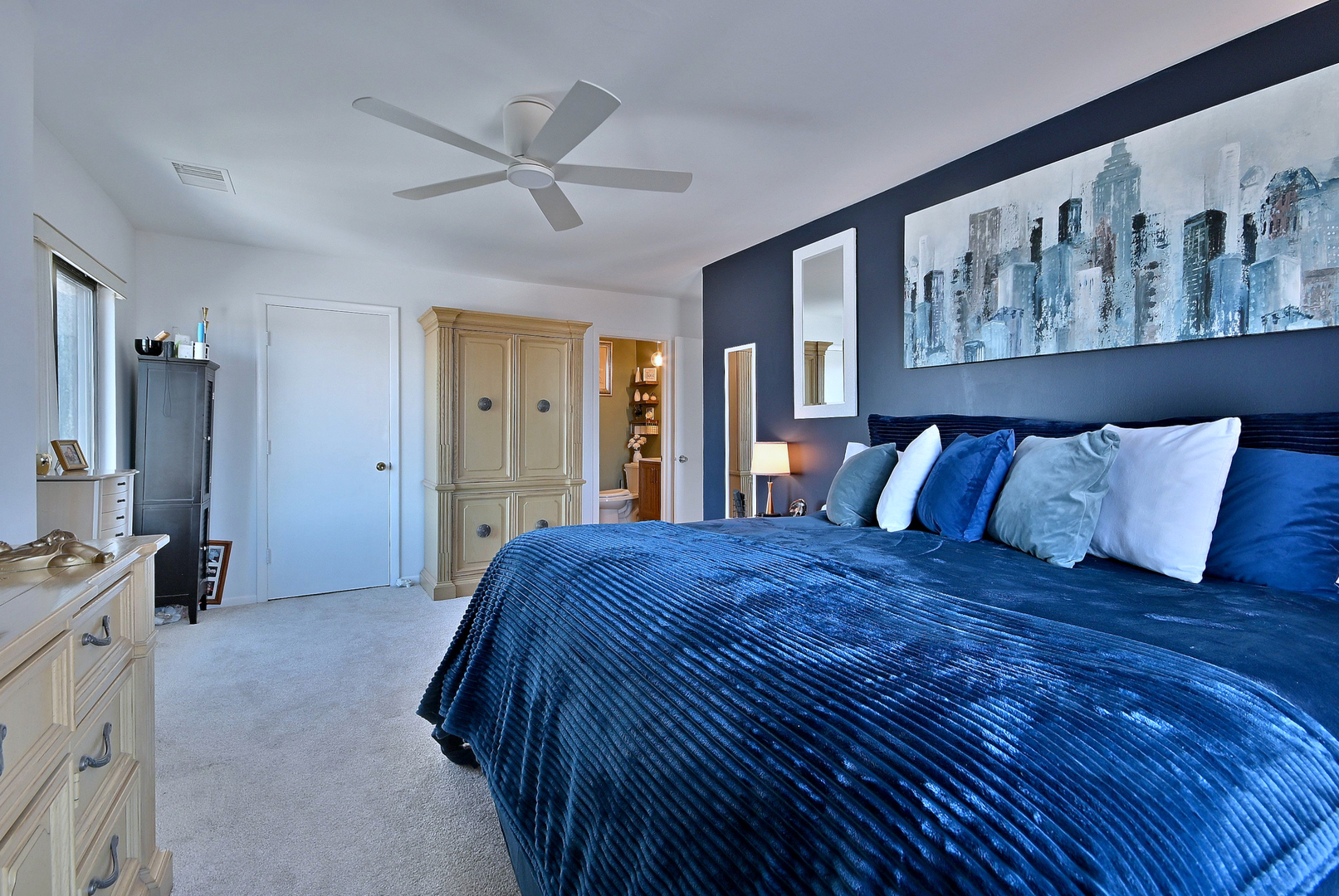 190 S Wood Dale Road Unit: 902