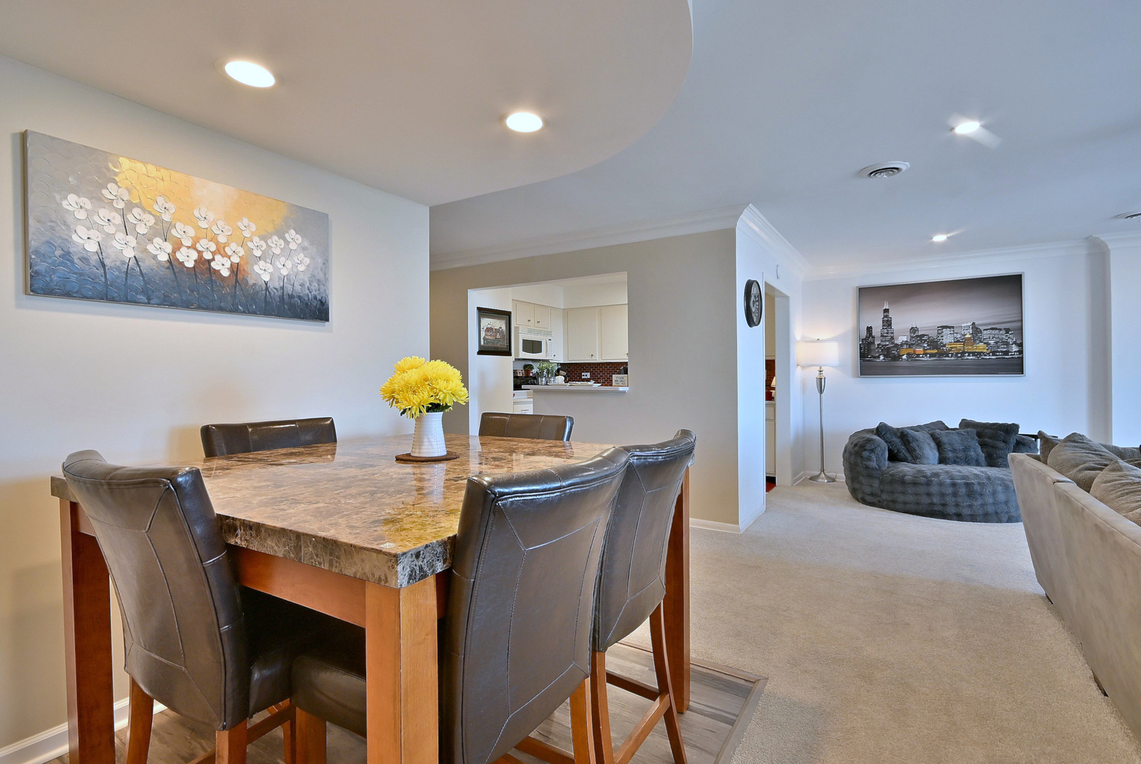 190 S Wood Dale Road Unit: 902