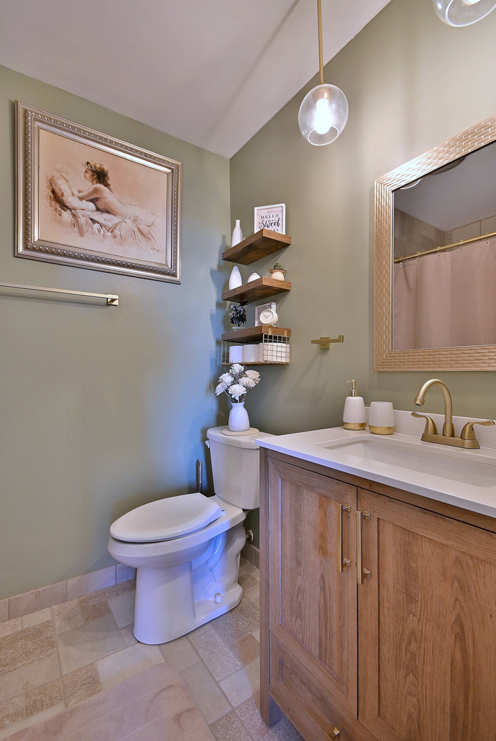 190 S Wood Dale Road Unit: 902