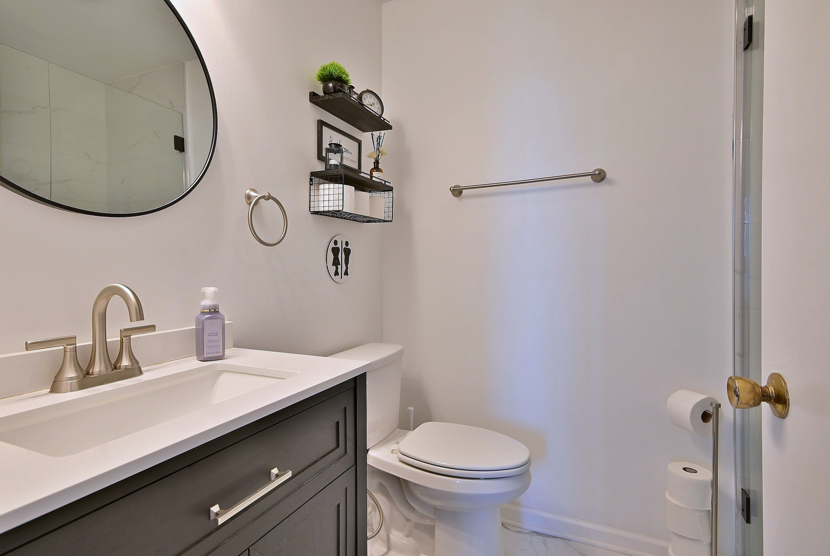 190 S Wood Dale Road Unit: 902