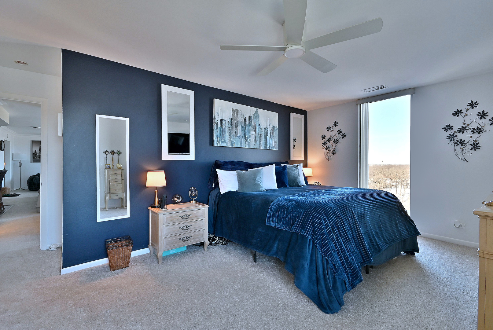 190 S Wood Dale Road Unit: 902