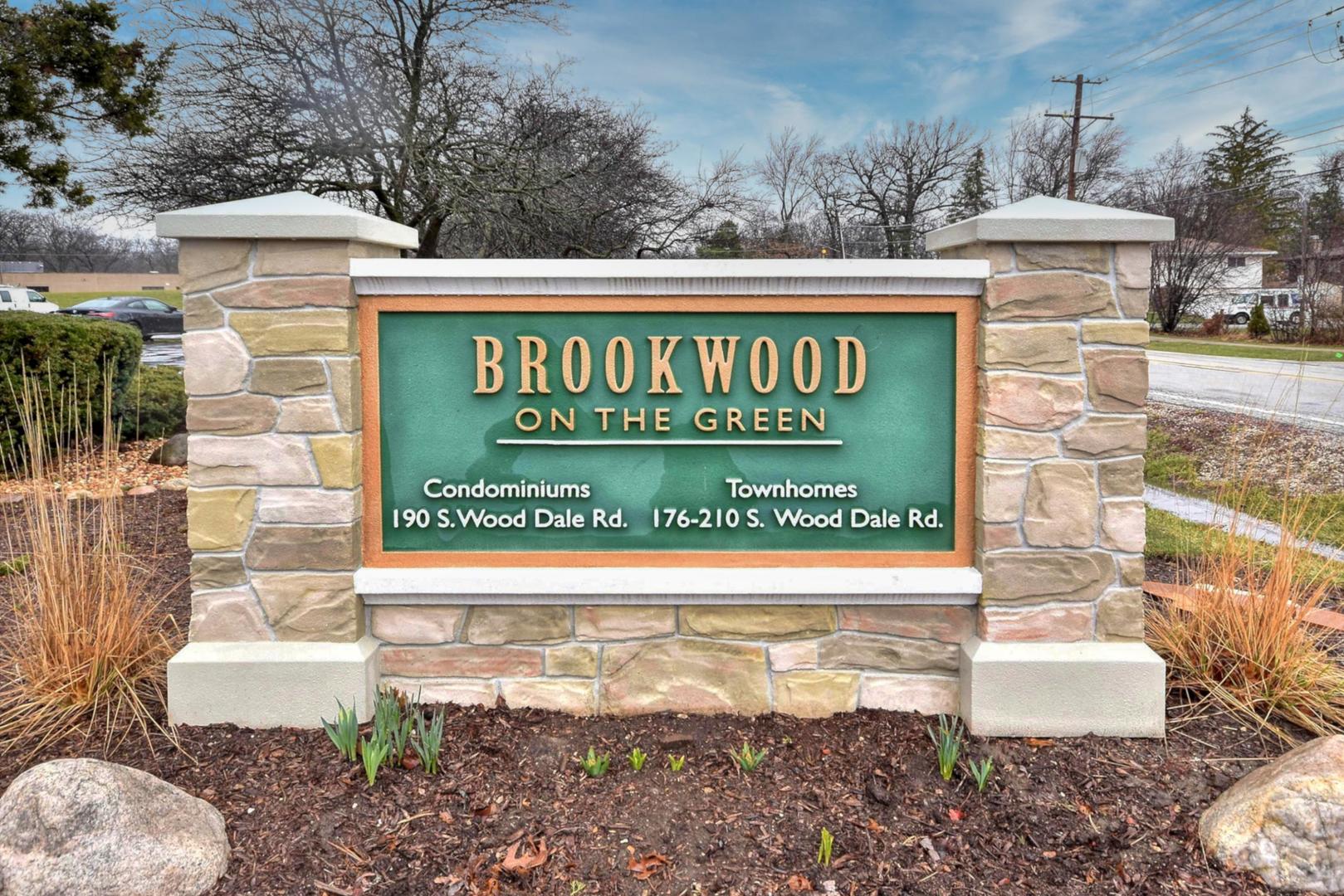 190 S Wood Dale Road Unit: 902