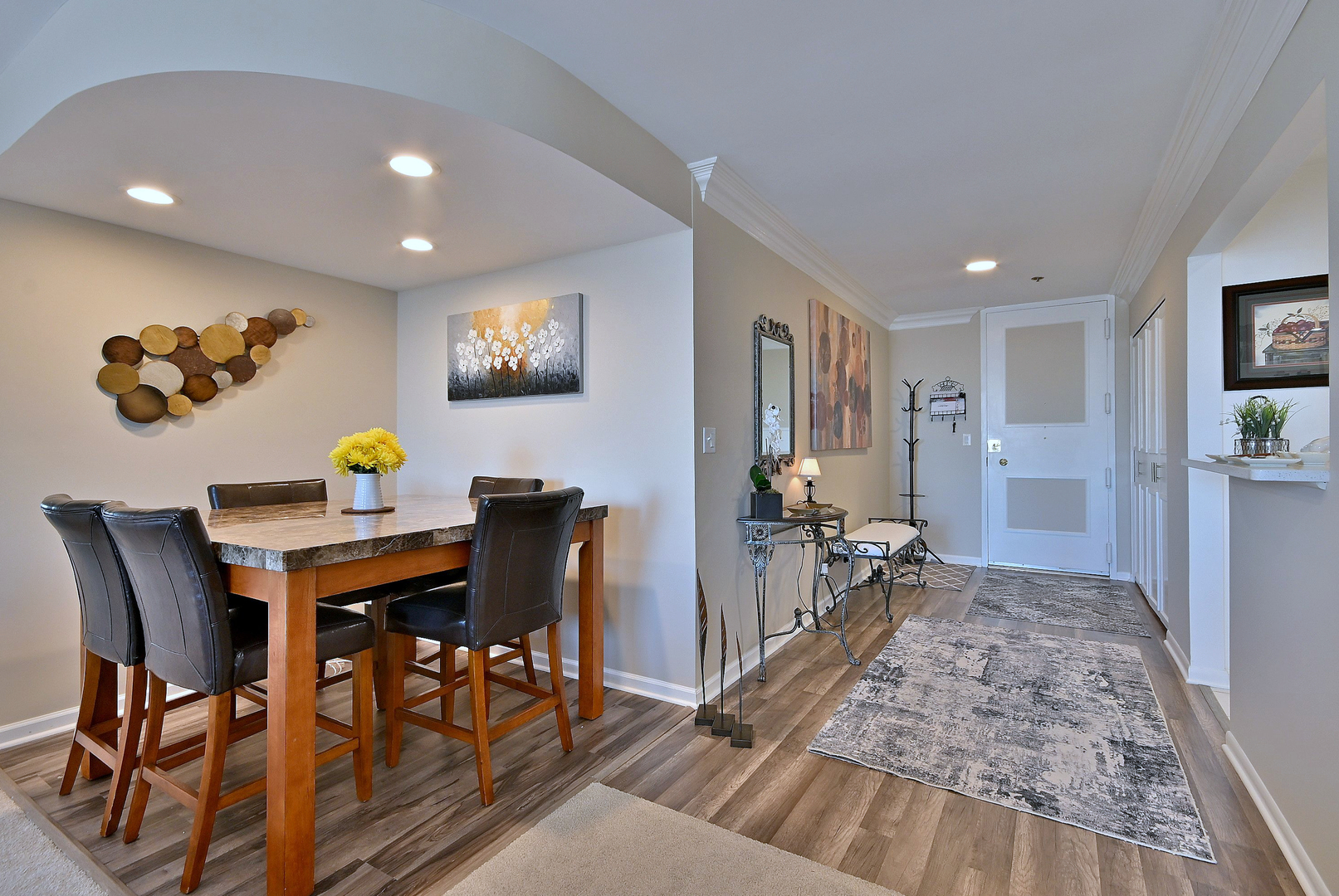 190 S Wood Dale Road Unit: 902