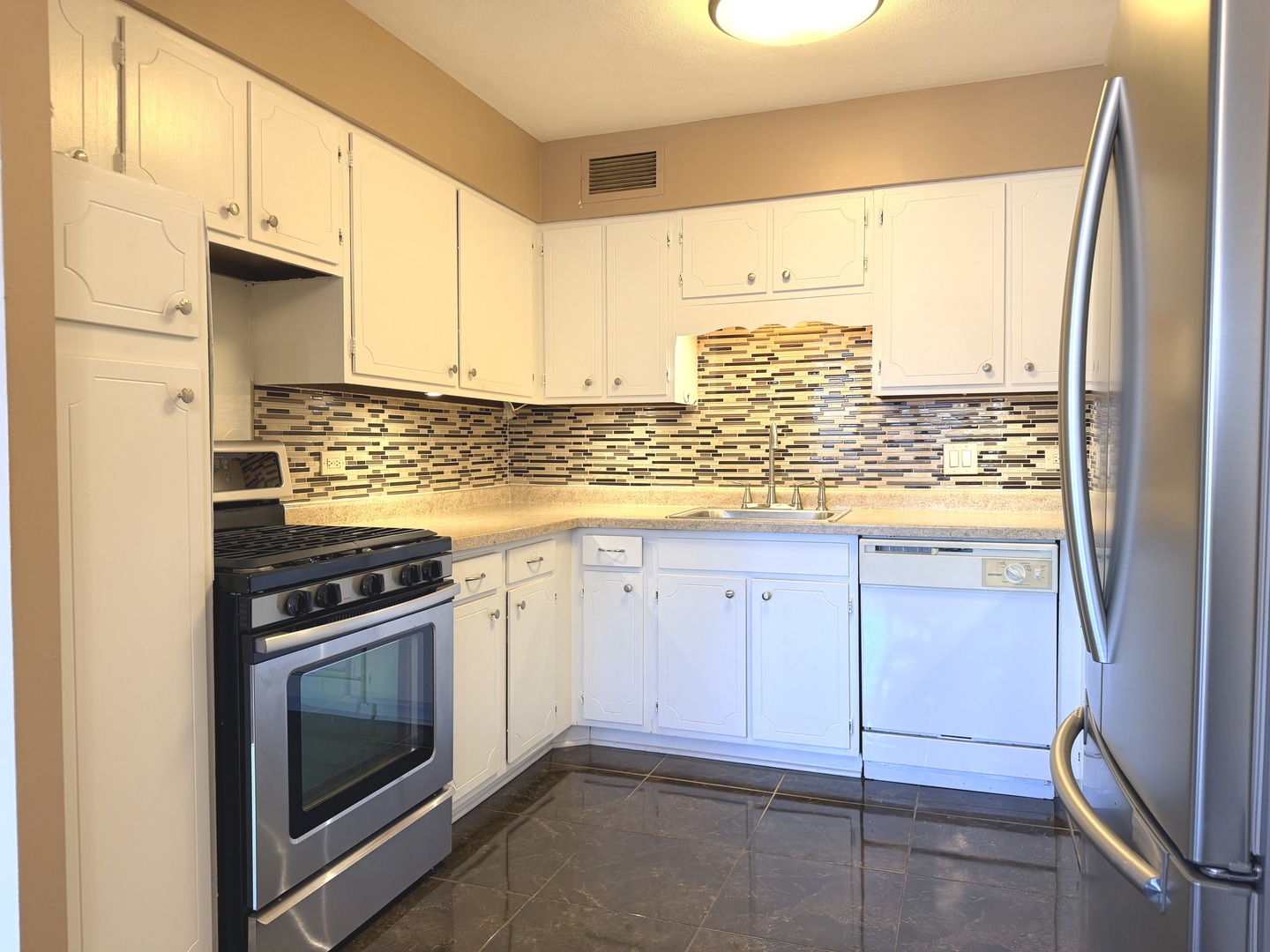 140 Marengo Avenue Unit: 105