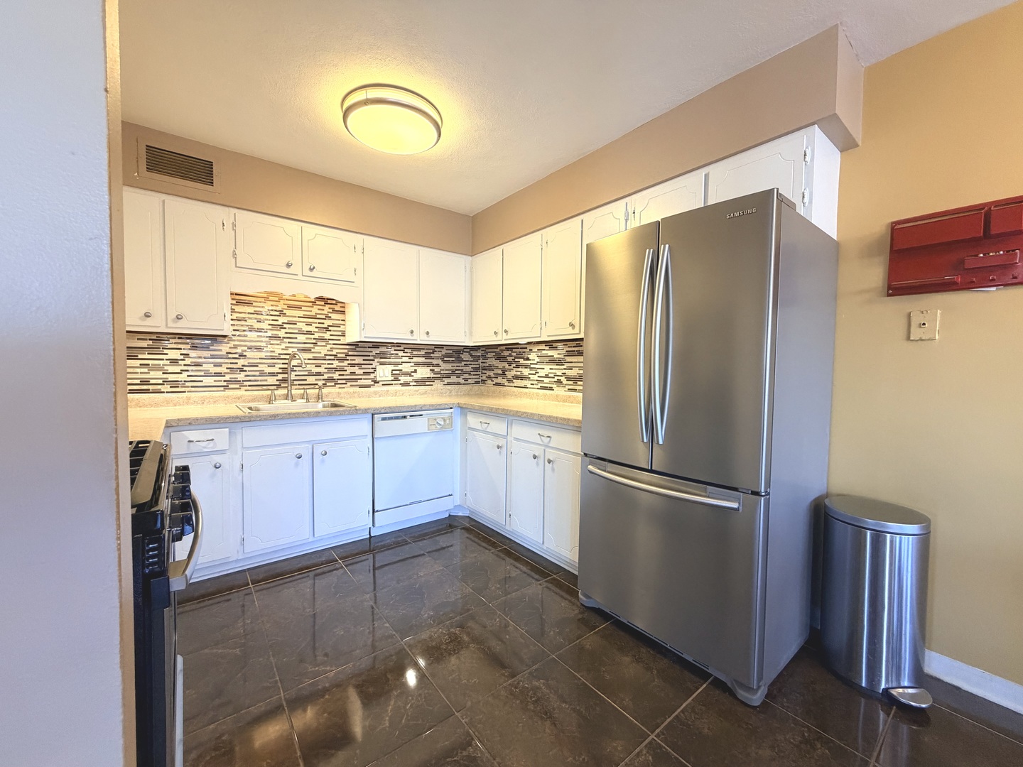 140 Marengo Avenue Unit: 105