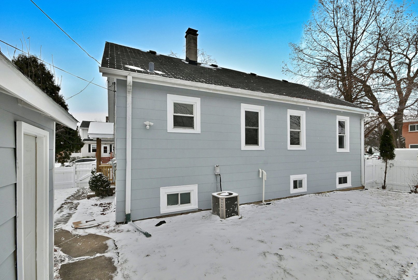 9016 Southview Avenue