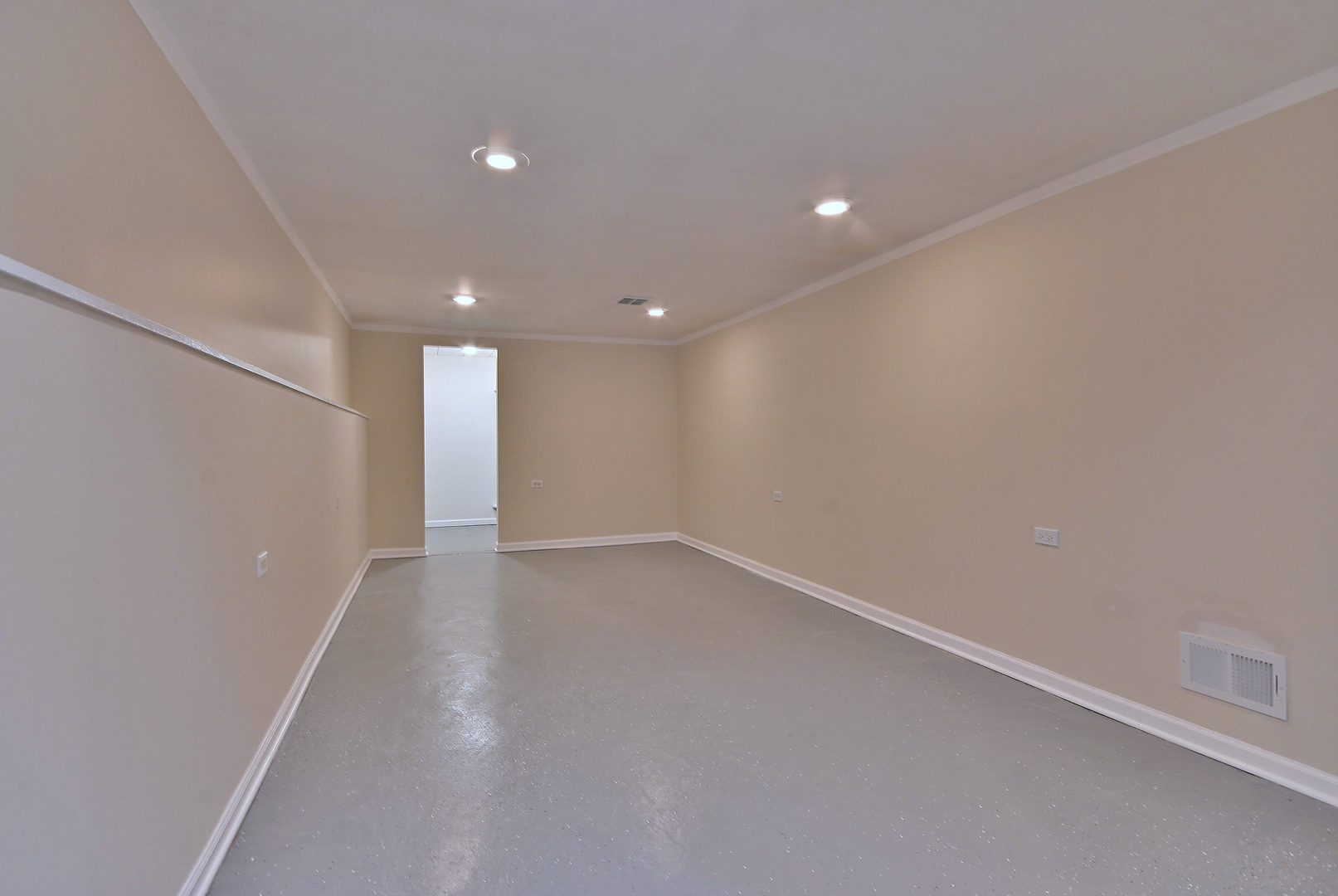 9016 Southview Avenue