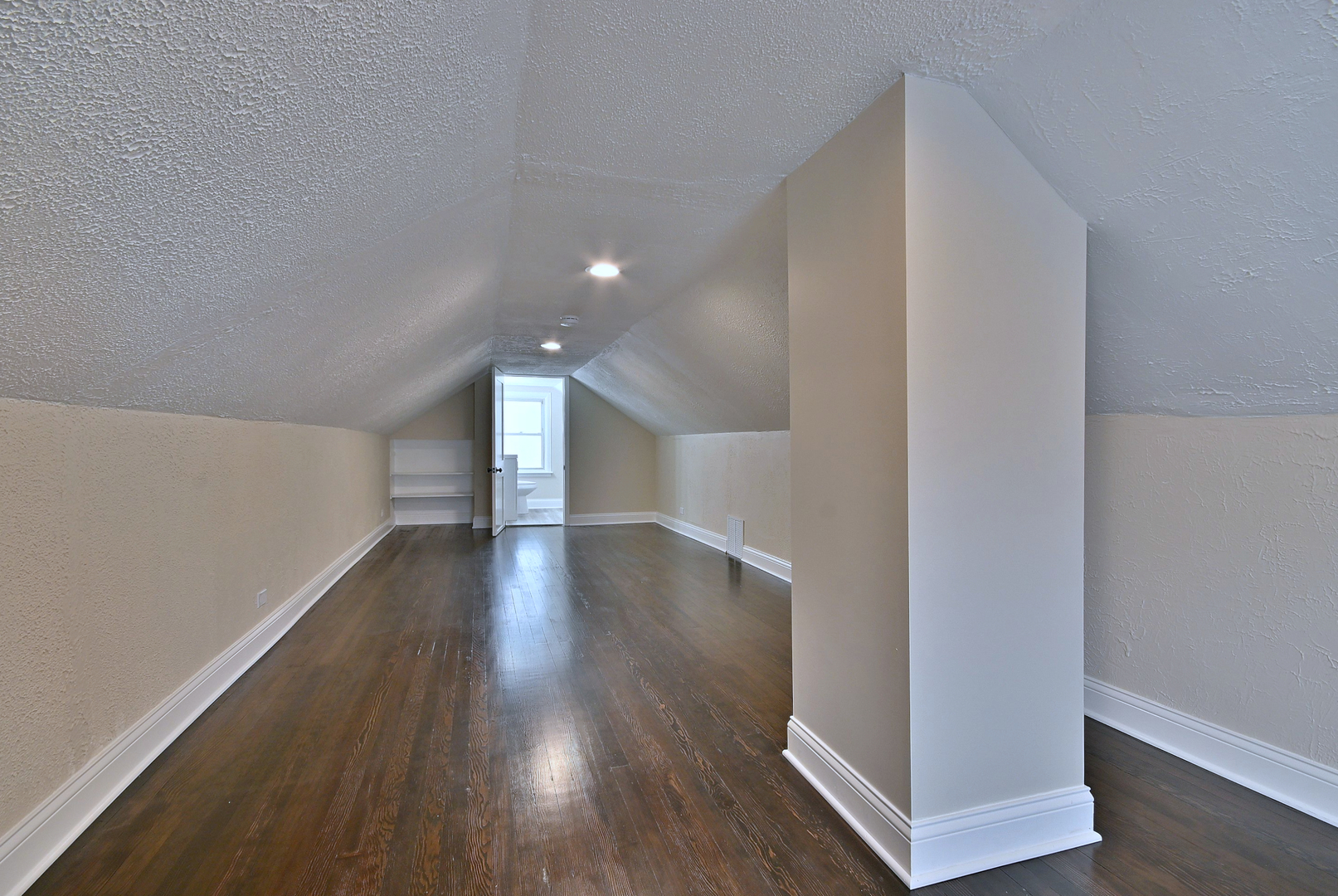 9016 Southview Avenue