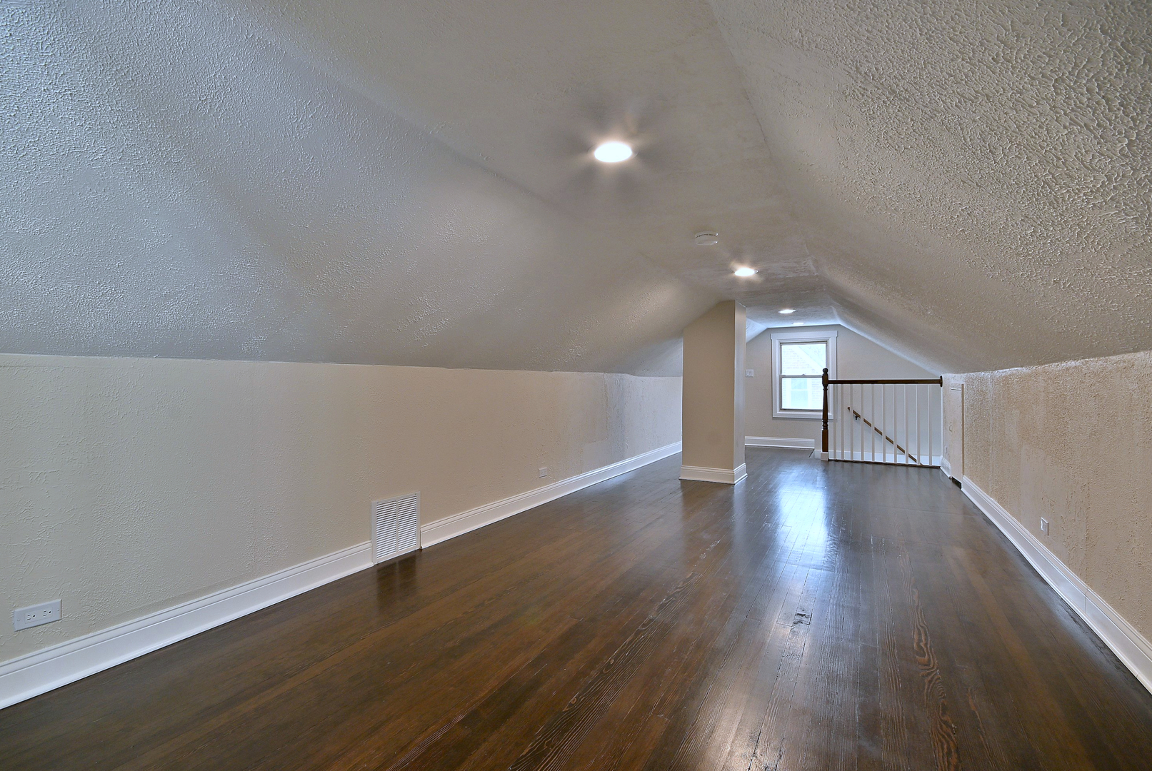 9016 Southview Avenue