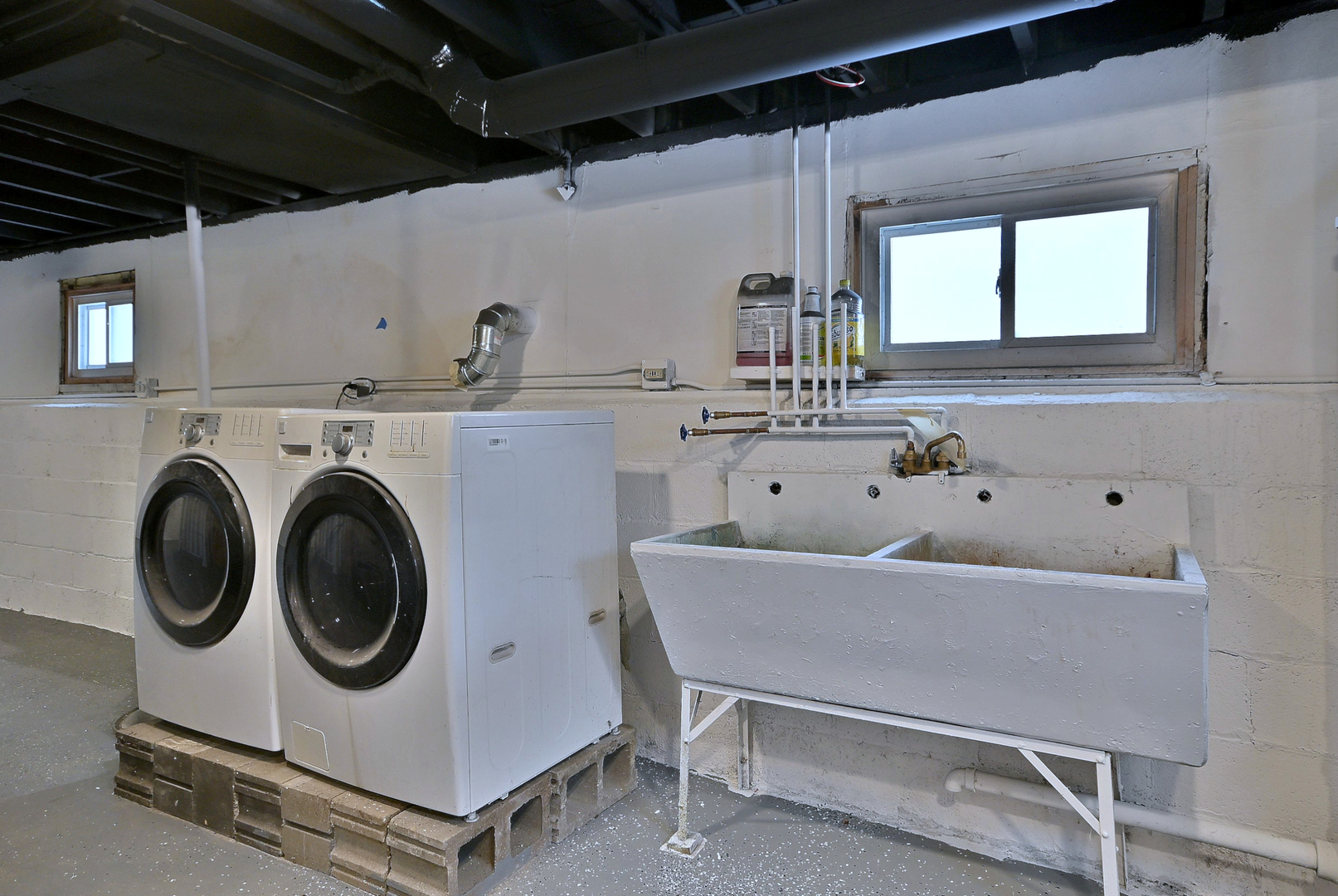 9016 Southview Avenue