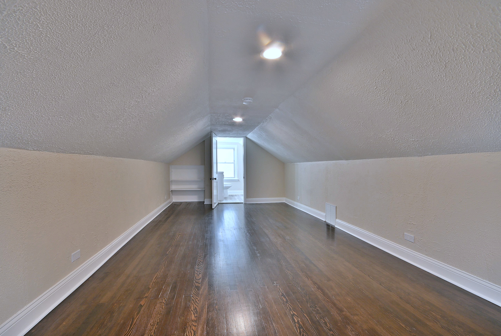 9016 Southview Avenue