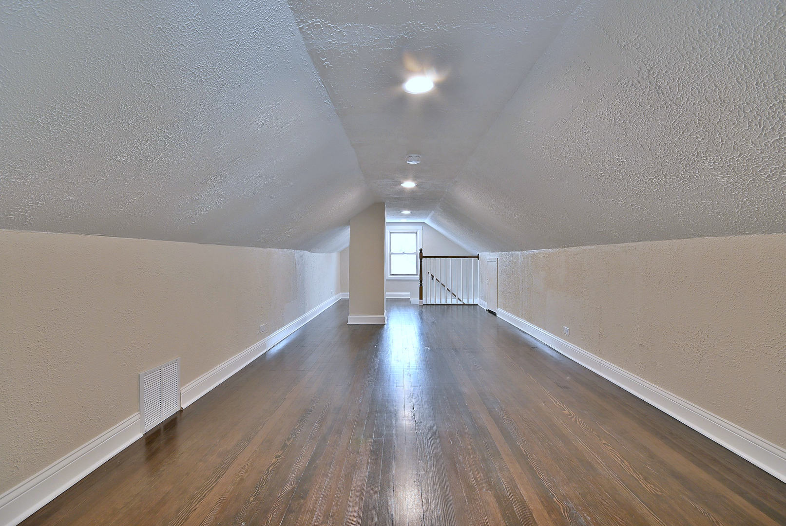 9016 Southview Avenue