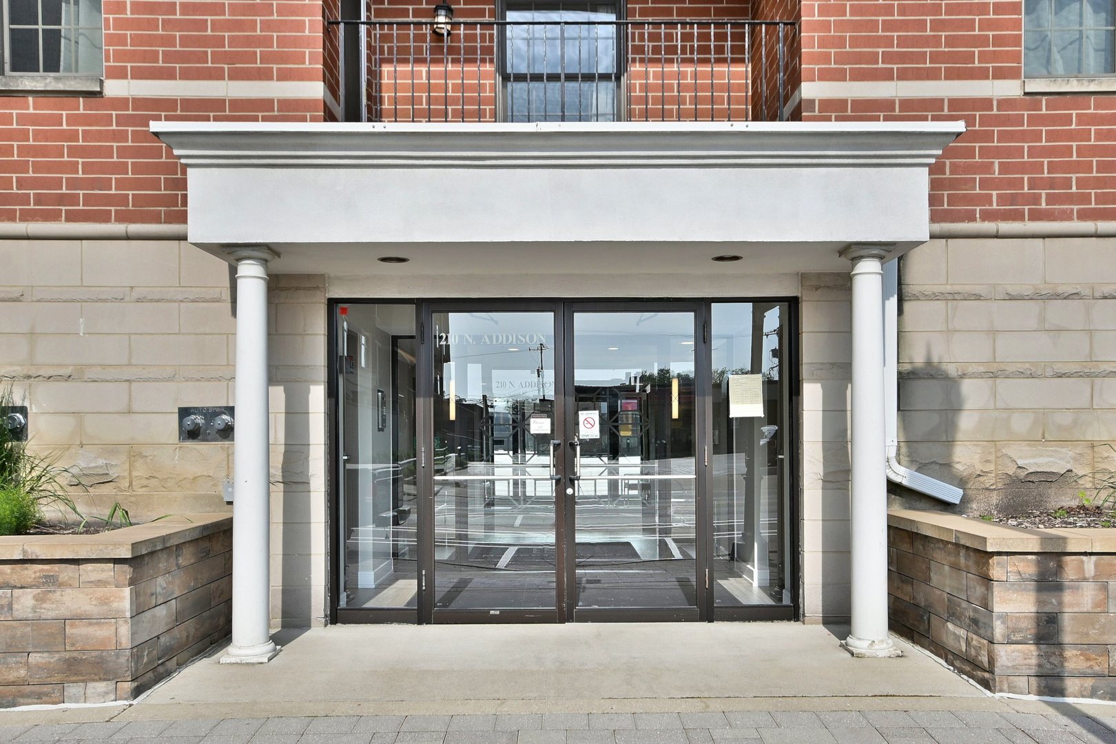 210 N Addison Avenue Unit: 301