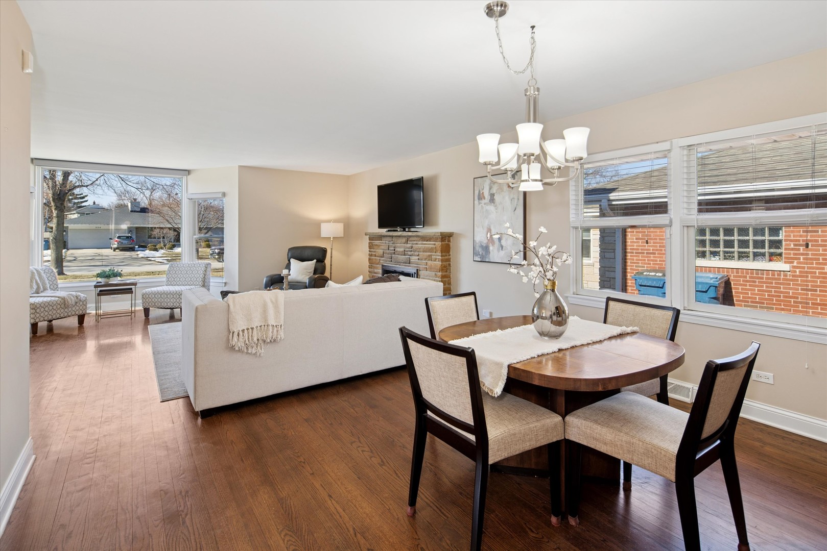 209 N Maison Court