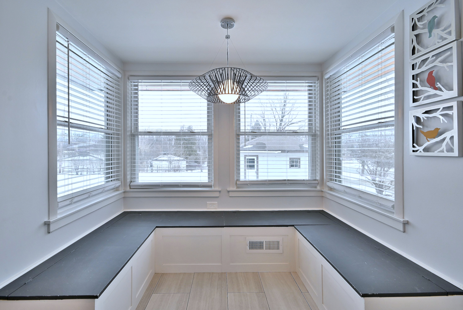 467 W Avery Street