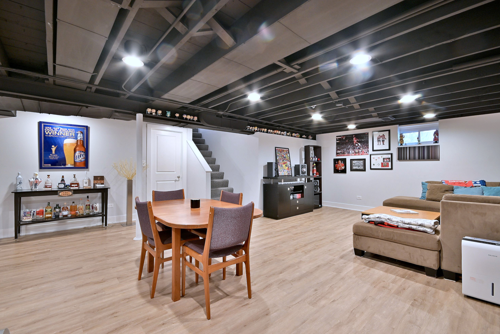 467 W Avery Street