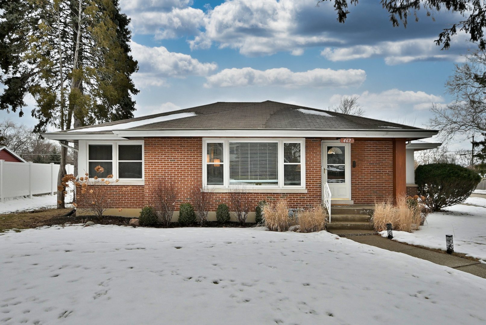 467 W Avery Street
