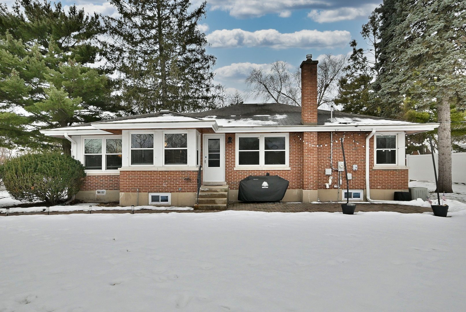 467 W Avery Street