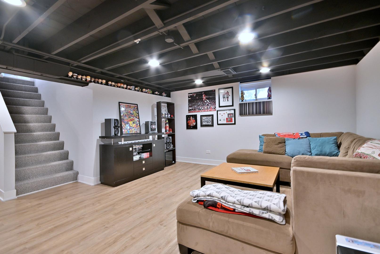 467 W Avery Street