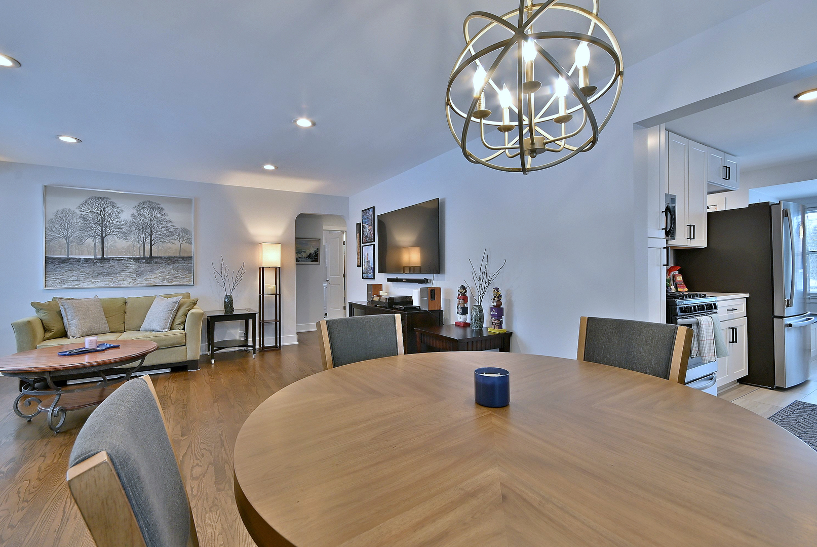 467 W Avery Street