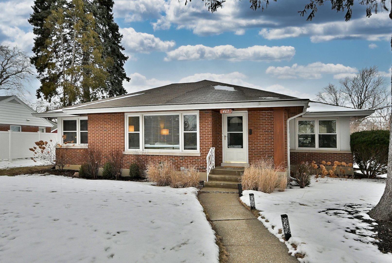 467 W Avery Street
